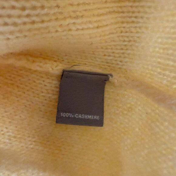 Neiman Marcus Women’s Small Cashmere Collection Yellow 100% Cashmere Sweater - Picture 3 of 5